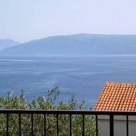 Apartments Griv - Close To The Sea Valun Exterior photo